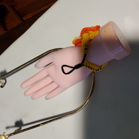 Flower Wristband - Picture 2 of 5